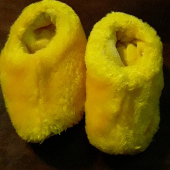 unidentified Other - Cushiony  Slippers